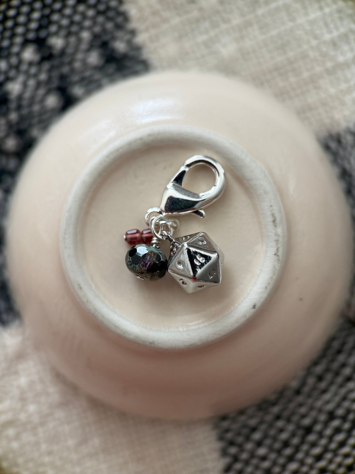 D20