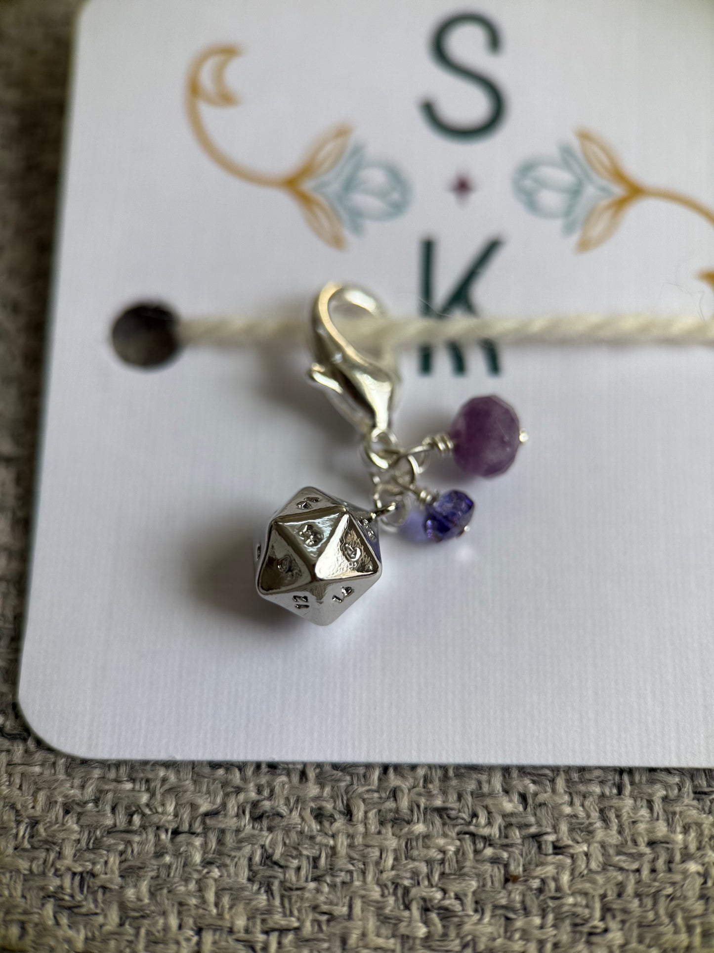 D20
