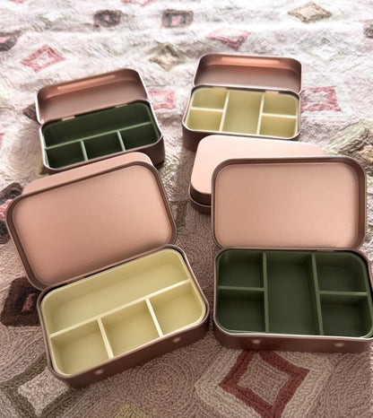 Notions tin / Cache Container