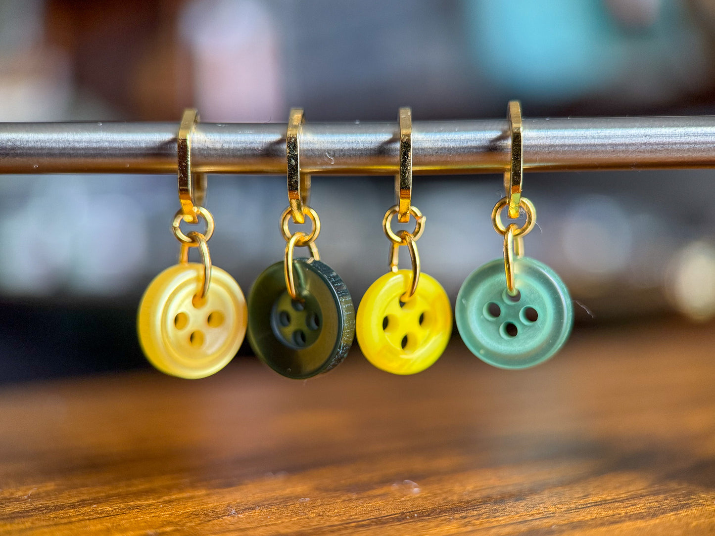 Green : Blue : Purple